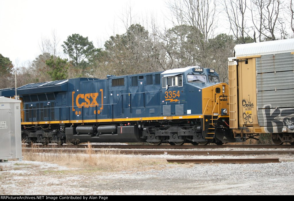 CSX 3354 runs second